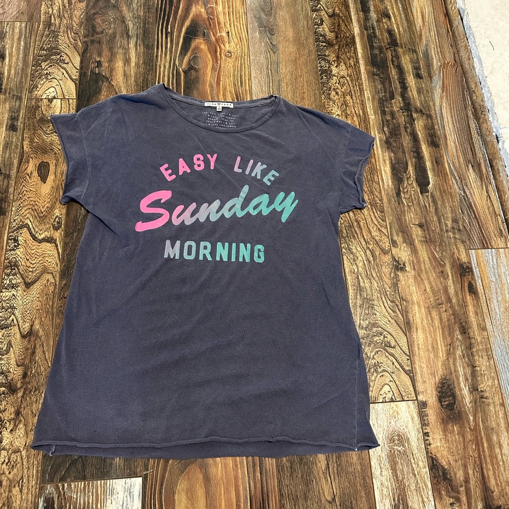 Women’s “easy like Sunday morning” graphic tee. Size S